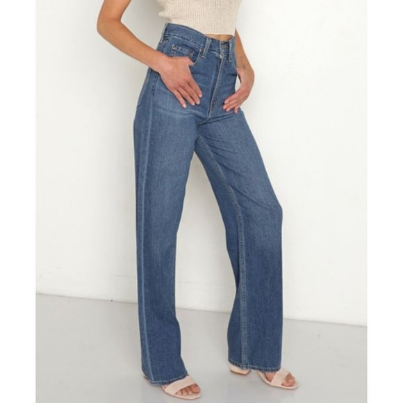 Levi's High Loose Jeans Lazy Day PJ Size 25 Aritzia - Picture 1 of 7